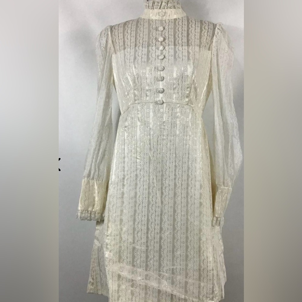 Elegant Cream Lace Dress